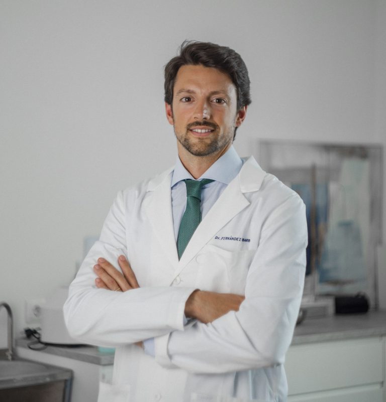 Consulta de cirugía estética en Pamplona con Dr. Fernández Ibarburu