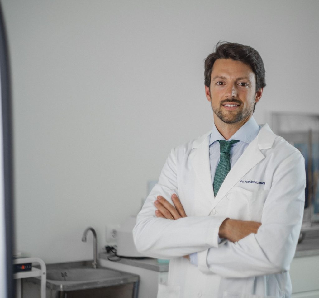 Dr.Borja Fernández Ibarburu cirujano plástico en Pamplona